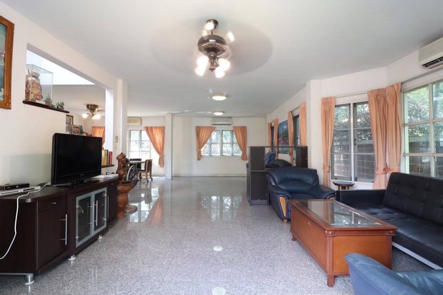 ขายบ้านเดี่ยว 2 ชั้น หมู่บ้านมัณฑนา ศรีนคริทร์ 3นอน 3น้ำ แถมเฟอร์