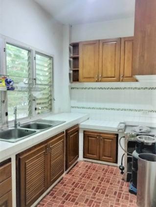 ให้เช่าทาวน์โฮม2ชั้นย่านพระราม9เขตห้วยขวางใกล้ตึกKPNพร้อมเฟอร์นิเจอร์