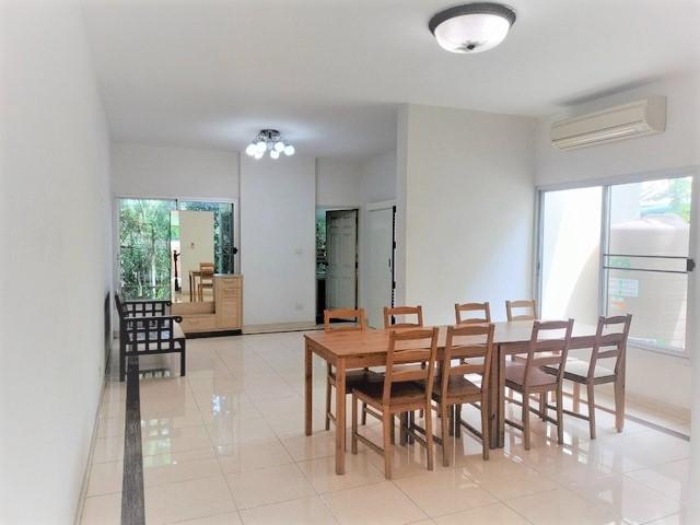 ให้เช่าทาวน์โฮม 2 ชั้น มีระเบียงชั้นบน พร้อมดาดฟ้า ย่านพระราม 9