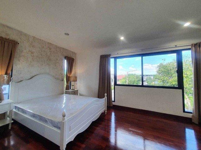 ให้เช่าบ้านเดี่ยว 4ห้องนอน 4ห้องน้ำ เนื้อที่ 151 ตรว.หมู่บ้านExclusive39ซอยรามคำแหง108    ใกล้ โรงเรียนนานาชาติ RIS  ย่านรามคำแหง ตกแต่งหรู