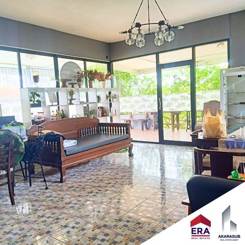 ขายโกดังสินค้าขนาดใหญ่ พร้อมอาคารสำนักงาน3ชั้น ใกล้สี่แยกหนองอ้อ 1-3-23 ไร่