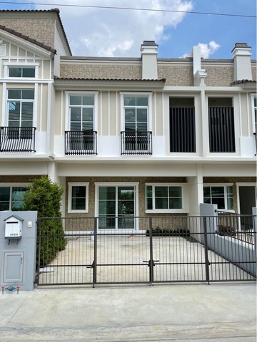 รหัส# TO616 ให้เช่าทาวน์โฮม 2 ชั้น สไตล์โมเดิร์น 3 ห้องนอน อินดี้ บางนา - รามคําแหง 2 มีสวนหลังบ้านเล็กๆ ติดกับเพื่อนบ้านด้านหลัง ใกล้เมกะบางนา  *** ราคาเช่า 50,000 บาท/เดือนรหัสทรัพย์ # TO615ติดต่อ:: ฐิติพรรณ (ตุ่น) โทร/ID Line:: 0942823961Line:: https://line.me/ti/p/3xFA1An8Kcรหัส# TO616 ให้เช่าทาวน์โฮม 2 ชั้น สไตล์โมเดิร์น 3 ห้องนอน อินดี้ บางนา - รามคําแหง 2 มีสวนหลังบ้านเล็กๆ ติดกับเพื่อนบ้านด้านหลัง ใกล้เมกะบางนา *** รา