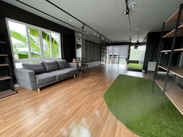 ให้เช่าบ้านแฝด 3 ชั้น 50 ตรว. ชวนชื่นโมดัส วิภาวดี อยู่ติดริมถนนใหญ่วิภาวดีขาเข้า ดอนเมือง ใกล้สนามบินดอนเมือง เหมาะทำออฟฟิศ หรืออยู่อาศัย