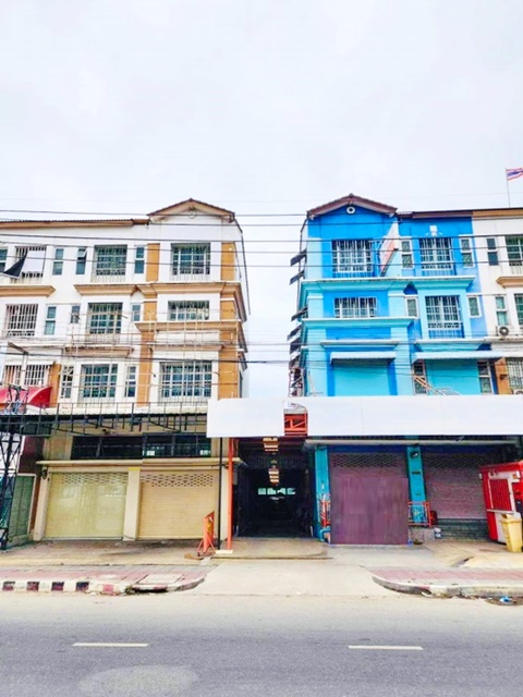 CHIC REPUBLIC 44,999-49,999 B-M อ้อมเกร็ด MRT บางรักใหญ่ ให้เช่าอาคารพาณิขย์ 2 คูหา 36 ตร.ว.ใกล้ DBS เด่นหล้า อินเตอร์ ถนนใหญ่ 10 เลน 640 ตรม. ราชพฤกษ์ ทำเลทอง MRT BangrakYai Denla British School 10 lanes commercial building 2 Units 36 sq.wa 640 sqm. for rent Ratchapruek prime CHIC REPUBLIC 44,999-49,999 B-M Om-Kretตำบล อ้อมเกร็ด อำเภอปากเกร็ด นนทบุรี 1112036 ตร.ว.5 ชั้น4 ห้องนอน4 ห้องน้ำทำเลดีโรงเรียนนนทบุรีวิทยาลัย หลังซอยมีหมู่บ้านห้างร้าน อยู่ช่วงเจริญสุดๆ มีห้างดังๆ HOMEPROLOTUS, ROBINSONCHIC REPUBLICสัมมากร เพล