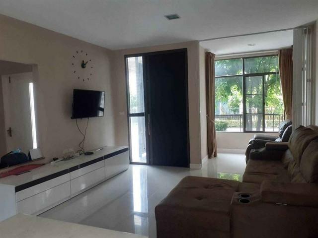 ให้เช่าบ้านเดี่ยว 2 ชั้น โครงการมัณฑนา เลค วัชรพล เฟอร์ครบ ใกล้ทางด่วน