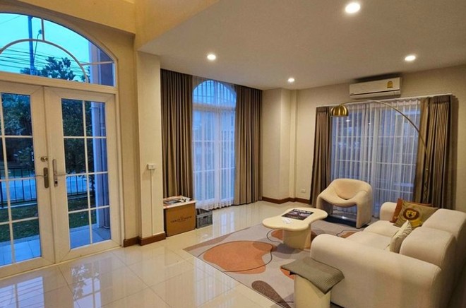 ขายบ้านเดี่ยว2ชั้น  หมู่บ้าน Casa Grand พุทธมลฑลสาย 1 เนื้อที่ 89 ตรว. 3 นอน 4 น้ำ ใกล้โรงเรียนนานาชาติ SISB