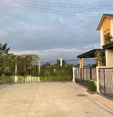 ให้เช่าและขาย ทาวน์โฮม2 ชั้น แปลงมุม โครงการ Terrace Home สวนเสือ ของ Life in the garden อ.ศรีราชา ชลบุรี