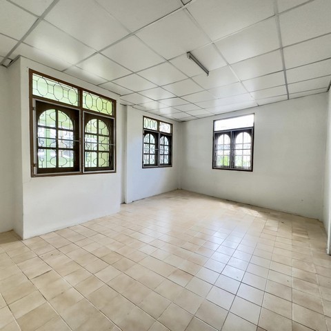 ขายทาวน์โฮม สัมพันธ์วิลล่า บ้านสวน พื้นที่ 31 ตร.ว. ลดราคาเหลือเพียง 1.85 ลบ