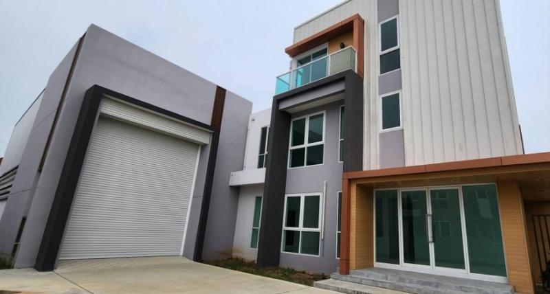 ขายโรงงาน โกดัง ย่านลำลูกกา สร้างใหม่ มี 2 ขนาด 250 ตรว และ 400 ตรว 