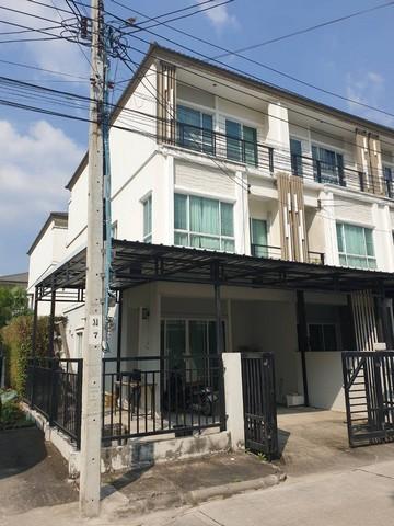 ขายทาวน์โฮม 3 ชั้น โครงการเดอะแพลนท์ ซิตี้ นวมินทร์ 86 หลังมุม 