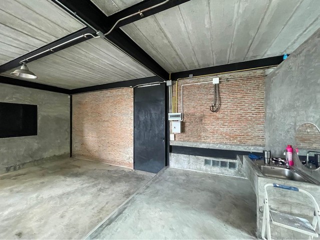 ให้เช่าโกดังพร้อมออฟฟิศ375ตร.มย่านลาดกระบัง ร่มเกล้า ใกล้สนามบินสุวรรณภูมิ ตลาดมารวย