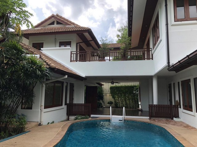 รหัส# RY225 ให้เช่าบ้านเดี่ยว 2 ชั้น 330 ตารางวา ซอยยืนยง ใกล้ซอยศูนย์วิจัย14 ย่านพระราม9 พร้อมสระว่ายน้ำ*** ราคาเช่า 150,000 บาท/เดือน รหัสทรัพย์ :: RY225ติดต่อ:: ฐิติพรรณ (ตุ่น) โทร/ID Line:: 0942823961   Line:: https://line.me/ti/p/3xFA1An8Kcรหัส# RY225 ให้เช่าบ้านเดี่ยว 2 ชั้น 330 ตารางวา ซอยยืนยง ใกล้ซอยศูนย์วิจัย14 ย่านพระราม9 พร้อมสระว่ายน้ำ*** ราคาเช่า 150,000 บาท/เดือนบ้านเดี่ยว 2 ชั้น ซอยยืนยง ใกล้ซอยศุนย์วิจัย14 ย่านพระราม9 เนื