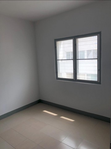 !!!ฟรีโอน ถ้าทำสัญญาภายใน 15 ต.ค.นี้!!!.ขายห้องชุด เอื้ออาทรศาลายา 3  อาคาร 27  ชั้น 4 ตำบลทรงคนอง อำเภอสามพราน จังหวัดนครปฐม ห้องริม เงียบสงบ เป็นส่วนตัว เจ้าของขายเองถูกสุดๆ  460,000 บาท !!! (ราคาต่อรองได้ครับ สอบถามมาได้เลย).อยู่ใกล้เซนทรัล ศาลายาไทวัสดุ สาขาศาลายาและมีรถเมล์ปรับอากาศ สาย 515 ผ่าน ไปถึงมหาวิทยาลัยมหิดล.(ขอสินเชื่อได้เกินส่วนนี้แน่นอน ไปตกแต่งห้อง)สภาพพร้