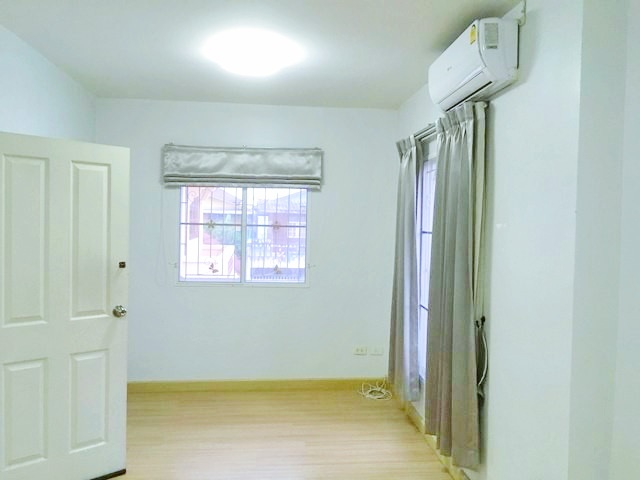 กาญจนาภิเษก เฟอร์ภายในบ้าน เซ็นทรัล พระราม2 5กม. ให้เช่าทาวน์โฮม 3นอน โลตัส พระราม2  19ตรว. 2น้ำ 3แอร์2จอดรถ