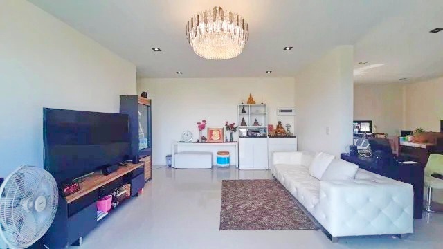 หรู ขาย พร้อมอยู่บ้านเดี่ยว 2 ชั้น  395 ตรว.3นอน 3น้ำ 2แอร์ (ในสนามกอล์ฟ) ถ.บางนา ตราด กม.18