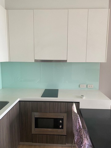 ขายห้อง คอนโดเออร์บาโน่ แอบโซลูท สาทร-ตากสิน เห็นวิวแม่น้ำเจ้าพระยา ใกล้ BTS กรุงธนบุรี ประมาณ 320 เมตร เดินทางสะดวก