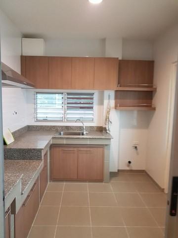 PDD02 ขาย บ้านเดี่ยว 2 ชั้น หมู่บ้าน มัณฑนา แจ้งวัฒนะ-ราชพฤกษ์ ใกล้ทางด่วนแจ้งวัฒนะ 63 ตร.ว ปากเกร็ด จ.นนทบุรี บ้านปรับปรุงใหม่ บ้านหันหน้าทิศใต้ราคา 7,700,000 บาทติดต่อ คุณช่อผกา 0616198565 LINE 0616198565ที่ตั้ง หมู่บ้านมัณฑนาแจ้งวัฒนะ-ราชพฤกษ์ ถนนราชพฤกษ์ ต.บางพลับ อ.ปากเกร็ด จ.นนทบุรี 11120เนื้อที่ 63 ตารางวา พื้นที่ใช้สอย 220 ตารางเมตร (ต่อเติมเพิ่มด้านข้างบ้าน) จำนวน 2 ชั้น 5นอน 5น้ำ 1ห้องคนใ