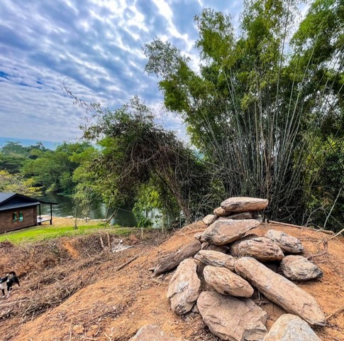 ขายด่วนที่ดิน 13 ไร่กว่า ติดแม่น้ำเพชรบุรี อยู่ใจกลางรีสอร์ทชื่อดัง แก่งกระจาน เหมาะสำหรับทำรีสอร์ท