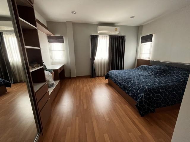 ให้เช่าบ้านแฝด 3 ชั้น หมู่บ้านชวนชื่นโมดัส วิภาวดี ถนนวิภาวดีขาเข้า ดอนเมือง