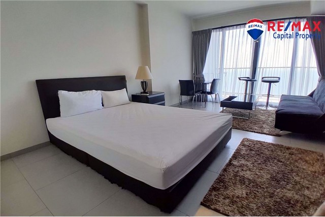 ซายร์ วงศ์อมาตย์ (Zire Wongamat) คอนโดมิเนียมสไตล์รีสอร์ทระดับพรีเมียมติดหาดวงศ์อมาตย์ เป็นชายหาดที่ดีที่สุดในพัทยาเหนือ มุ่งเน้นไปที่การออกแบบ ที่ถูกออกแบบให้ทุกยูนิต มีพื้นที่ใช้สอยกว้างขวาง. พร้อมระเบียงขนาดใหญ่ ให้คุณดื่มด่ำกับทัศนียภาพอันงดงาม ชมวิวทะเลอ่าวไทยแบบพาโนรามา ตอบโจทย์ทุกไลฟ์สไตล์ด้วยสิ่งอำนวยความสะดวกครบครัน โดดเด่นด้วยทำเลดี ห่างจาก�