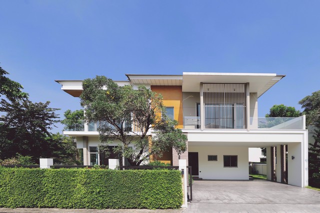 ขายบ้านเดี่ยว เพอร์เฟคมาสเตอร์พีช- แจ้งวัฒนะ ถ.หอการค้าไทย  117 ตรว. แปลงมุม สภาพดี ไม่เคยเข้าอยู่ตรงข้าม ใกล้รร. SISB ----------------------------------------สนใจสอบถามรายละเอียด/นัดชมบ้าน082-956-6564 คุณนุ่น ยลศิริ   Line : http://line.me/ti/p/~yolsiri --------------------------------------------โอกาสพิเศษที่ท่านจะได้เป็นเจ้าของบ้าน  พร็อพเพอร์ตี้เพอร์เฟค สังคมน่าอยู่ ในทำเล  ถนนหอการค้าไทย  ตรงข้ามโรงเรียน SISB -บ้านหรู  2 ชั้น ขนาดแปลงที่ดิน 117 ตรว.