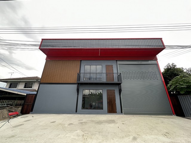 รหัสC5803 ให้เช่าโกดังพร้อมออฟฟิศ ลาดสวาย ลำลูกกา-รังสิต ปทุมธานี**ให้เช่า**ราคาเช่า 55,000 บาท/เดือน ( ประกัน2 ล่วงหน้า1 )โทร : 095-823 9789 คิทLine id : candy.456Line Add Friend : https://line.me/ti/p/rHhjrvhm_zโทร : 091-782 8924 ต้นLine : seng.456Line Add Friend : https://line.me/ti/p/iHsUxP2IlTโกดังพร้อมออฟฟิศ ลาดสวาย ลำลูกกา-รังสิต ปทุมธานีพื้นที่ 100 ตารางวา  เนื้อที่ใช้สวยรวม 503 ตารางเมตรประกอบด้วย1. พื้นที่ในโกดัง 280 ตารางเมตร2. ออฟฟิศ 2 ชั้น 1 อาคาร 81 ตารางเมตร3. ลานจอดรถหน