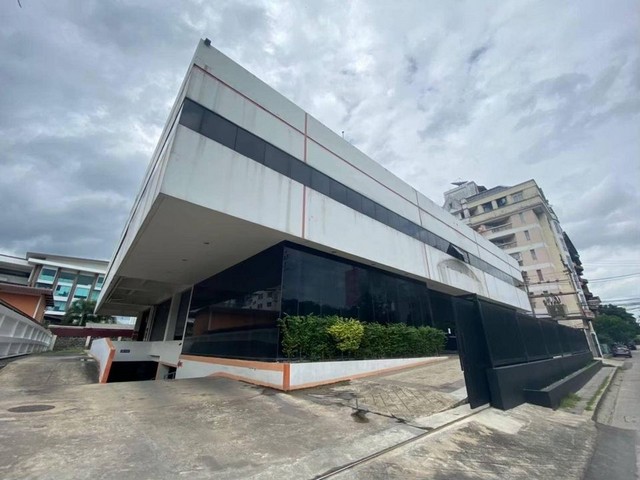 รหัส# TO642 ให้เช่าสำนักงาน โชว์รูม 3 ชั้น รวมชั้นใต้ดิน พื้นที่กว่า 2000 ตรม. ถนนบางนา-ตราด กม 5 ใกล้ Index บางนา *** ราคาเช่าเริ่มต้น 200 บาท/ตรม. รหัสทรัพย์ # TO642ติดต่อ:: ฐิติพรรณ (ตุ่น) โทร/ID Line:: 0942823961 Line:: https://line.me/ti/p/3xFA1An8Kcรหัส# TO642 ให้เช่าสำนักงาน โชว์รูม 3 ชั้น รวมชั้นใต้ดิน พื้นที่กว่า 2000 ตรม. ถนนบางนา-ตราด กม 5 ใกล้ Index บางนา *** ราคาเช่าเริ่มต้น 200 บาท/ตรม. สำนักงาน โชว์รูม 3 ชั้น รวมชั้นใต้ดิน ถนนบางนา