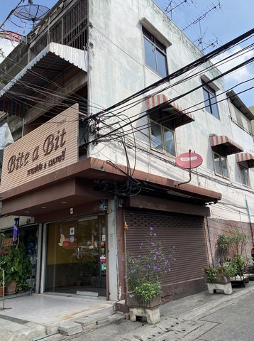 รหัส# TO639 ให้เช่าอาคารพาณิชย์ 3 ชั้นห้องหัวมุม ซอยเซ็นหลุยส์ 3 ริมถนนใหญ่ ทำเลทอง ตัวตึกโดดเด่น โปร่ง ร่มรื่น ใกล้ BTS เซ็นหลุยส์ 800 เมตร *** ราคาเช่า 50,000 บาท/เดือน รหัสทรัพย์ # TO639ติดต่อ:: ฐิติพรรณ (ตุ่น) โทร/ID Line:: 0942823961Line:: https://line.me/ti/p/3xFA1An8Kcรหัส# TO639 ให้เช่าอาคารพาณิชย์ 3 ชั้นห้องหัวมุม ซอยเซ็นหลุยส์ 3 ริมถนนใหญ่ ทำเลทอง ตัวตึกโดดเด่น โปร่ง ร่มรื่น ใกล้ BTS เซ็นหลุยส์ 800 เมตร*** ราคาเช่า 50,000 บาท/เ