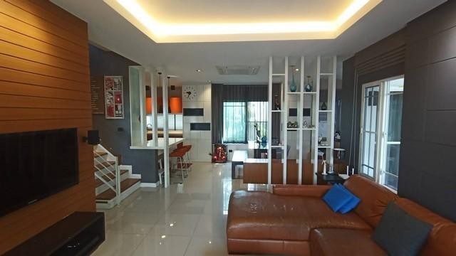 POR3204 ขาย บ้าน มัณฑนา วงแหวน-อ่อนนุช 3 Manthana Onnut-Wongwan 3 เดินทางสะดวก ใกล้ถนนวงแหวนรอบนอก บ้านหันทิศใต้