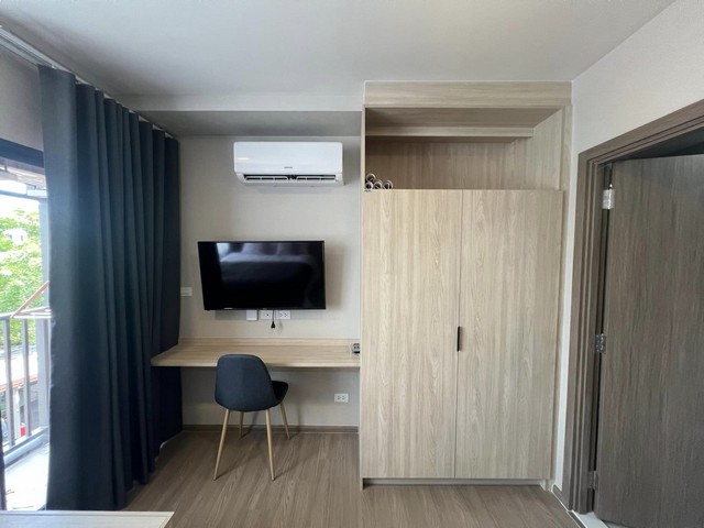 The Muve Bangna ปลอดภัย สงบ สะดวก ชั้น 3 BTS อุดมสุข***บริการรับฝากขาย/เช่าบ้าน  คอนโด และให้คำปรึกษา สนใจติดต่อได้ตลอดเวลา*** สนใจรายละเอียดเพิ่มเติมหรือรูปภาพหรือนัดชมห้อง ติดต่อ เอกชัย (Aui) T. 089-799-5598 Line ID: @auiauiaui001  ( เติม @ ด้านหน้าด้วยครับ )แบบห้อง  1 ห้องนอน  1 ห้องน้ำขนาด 22.37 ตรม. ชั้น 3  อาคาร B   ห้องสะอาด ตกแต่งสวยงาม พร้อมเข้าอยู่รายละเอียด--------------------------------------------------------------ราคาเช่า : 9,000 บาท/เดือน--------------