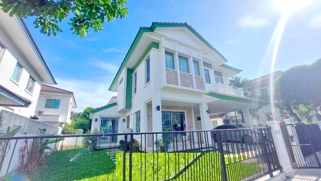 พร้อมเฟอร์นิเจอร์ นานาชาติ เวลลิงตัน อ่อนนุช-วงแหวน สุขาภิบาล 2 ให้เช่าบ้านเดี่ยวหรู 2 ชั้น และเครื่องใช้ไฟฟ้า รักสัตว์  ยินดีรับชาวต่างชาติ 65 ตรว. ขาย 9.5 ล้าน เช่า 48,999 B-M 3นอน 3น้ำ 4 จอดรถ 4แอร์On Nut-Wongwaen Sukhapiban 2 House for rent 2-story Wellington Inter Sch. Fully fur EE appliances Pet Lover welcomes foreigners 65 sq.wa.,selling for 9.5 million,renting 48,999B-M,3 bed,3 bath,4 parking spaces,4 A/C.สุขาภิบาล 2 ถนนอ่อนนุช-ลาดกระบังSukhaphiban 2 Rd, Prawet, Bangkok 10250ให้เช่าบ้านเดี่ยว 2 ชั้น พร้อมเฟอร์นิเจอร์ และเครื่อ