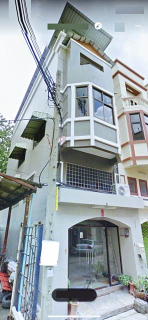 ให้เช่า&ขาย อาคารพาณิชย์ รีโนเวทใหม่ MRTรามอินทรา40 100ม.รามอินทรา61-67 หัวมุม 4 ชั้น 14,999 B-M  6.5 ล้านบาท 4แอร์ 17ตรว. 282 ตรม.Renovated MRT Ramindra 40 100 m.Ramindra61-67 For Rent-Sell Conner Commercial Building 4Stories 14,999 B-M  6.5 Million Baht 4Air 17Sq.wa 282 Sq.mรามอินทรา 61-65 ถนอมมิตร ถนนรามอินทรา แขวงท่าแร้ง เขตบางเขน กรุงเทพ 10220 280 ตร.ม.16ตรว. 280 Sq.m 16Sq.wa ราคาขาย  6.5 ล้านบาท (ฟรีค่าโอน)ค่าเช่า 15,000 บ/เดือน-กว้าง 4 ม. ยาว 14 ม.-ชั้นล่างมีครัวด้านหลังอีก 2 ม.-แอร์ 4 ตัว-ปั๊มน้ำ-ซิงค์ล้างจาน