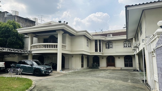 รหัส# TO650 ขายด่วนบ้านเดี่ยว 2ชั้น พร้อมดาดฟ้า 217 ตารางวา ลาดพร้าว 48 พื้นที่กว้าง เดินทางสะดวก ใกล้ทั้งทางด่วนและรถไฟฟ้าสายสีเหลือง ใกล้ตลาดโชคชัย 4 *** ราคาขาย 39.5 ล้านบาท รหัสทรัพย์ # TO650ติดต่อ:: ฐิติพรรณ (ตุ่น) โทร/ID Line:: 0942823961 Line:: https://line.me/ti/p/3xFA1An8Kcรหัส# TO650 ขายด่วนบ้านเดี่ยว 2ชั้น พร้อมดาดฟ้า 217 ตารางวา ลาดพร้าว 48 พื้นที่กว้าง เดินทางสะดวก ใกล้ทั้งทางด่วนและรถไฟฟ้าสายสีเหลือง ใกล้ตล