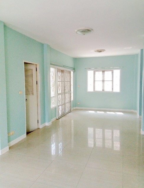 แม็คโคร โลตัสไทรน้อย ให้เช่าบ้านเดี่ยวใหญ่มาก หลังมุม ถูกที่สุดใน3โลก  66ตรว. 3นอน 2น้ำ 4จอดรถ บางบัวทอง