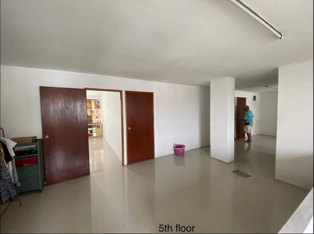 ขาย อาหารพาณิชย์ 5 ชั้น 2 คูหา คอนเน็คกัน 35.5 ตร.ว ปากซอยปรีดีย์ พนมยงค์ 20/1 สุขุมวิท 71 ชั้น 1-4 ทำเป็นสำนักงานชั้น 5 มี 4 ห้องนอน