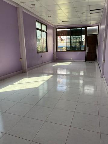 ให้เช่าอาคารพาณิชย์ 3 ชั้น ห้องหัวมุม ริมถนนใหญ่ ซอยเซ็นหลุยส์ 3