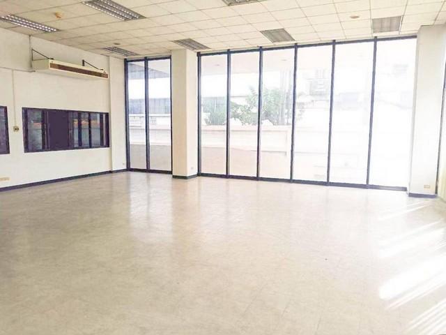 ให้เช่าสำนักงาน โชว์รูม 3 ชั้น รวมชั้นใต้ดิน ถนนบางนา-ตราด กม 5