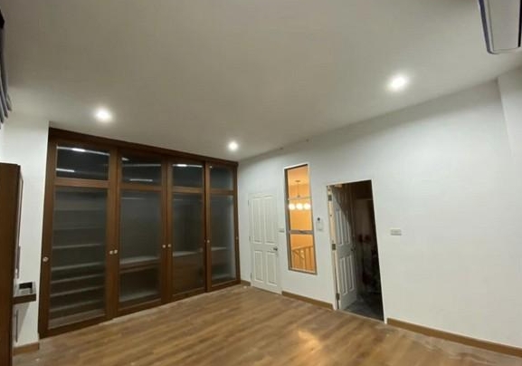 ให้เช่าทาวน์โฮม 3 ชั้น บ้านกลางเมือง ลาดพร้าว-โยธินพัฒนา เลียบด่วนรามอินทรา มี 3 นอน 4 น้ำ