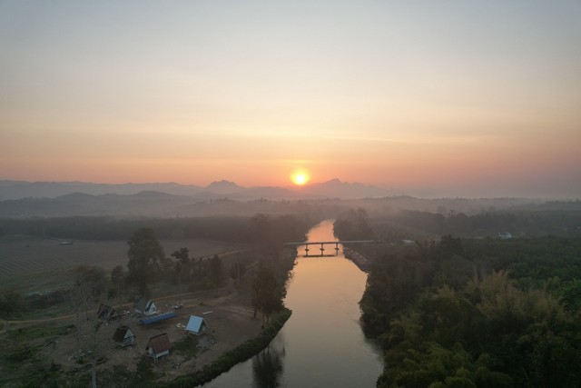ขายที่ดินใกล้สะพานหินดาด อำเภอทองผาภูมิ จังหวัดกาญจนบุรี โฉนดครุฑแดง นส4จ 345 ไร่