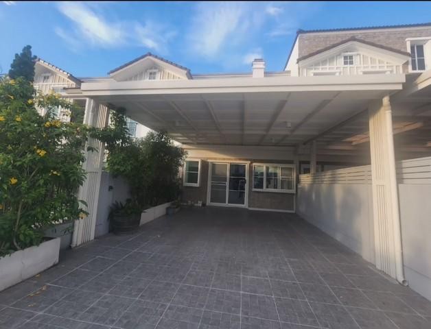 PB3339 ขายทาวน์โฮม 2 ชั้น ซอยรามคำแหง 2 โครงการ Indy บางนา รามคำแหง2 ใกล้เมกะบางนาติดต่อ คุณบิว 081 252 3279 หรือ 061 619 8565ID line : 061 787 9691ราคาขาย 6,200,000 บาททาวน์โฮม 2 ชั้น โครงการ Indy บางนา รามคำแหง2ขนาด 28 ตรว.3 ห้องนอน3 ห้องนอนฟรีแอร์ 4 ตัว เครื่องใช้ไฟฟ้า และโซฟาถนนหน้าบ้านกว้าง 16 เมตรส่วนกลางร่มรื่นน่าอยู่บ้านอยู่ใกล้สวน ส่วนกลาง ทั้งสองจุด ของโครงการซื้อลงทุนปล่อยเช่าได้ ค่าเช่า เดือนละ 35000-4000