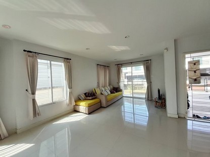 ขายบ้านเดี่ยว2ชั้น_คันทรีโฮมเลคแอนด์ปาร์ค สภาพเดิมๆ ต่อเติมได้ตามใจชอบ ราคากะทัดรัด พิกัดหนองขาม-ศรีราชา ใกล้ทางด่วนมอเตอร์เวย์