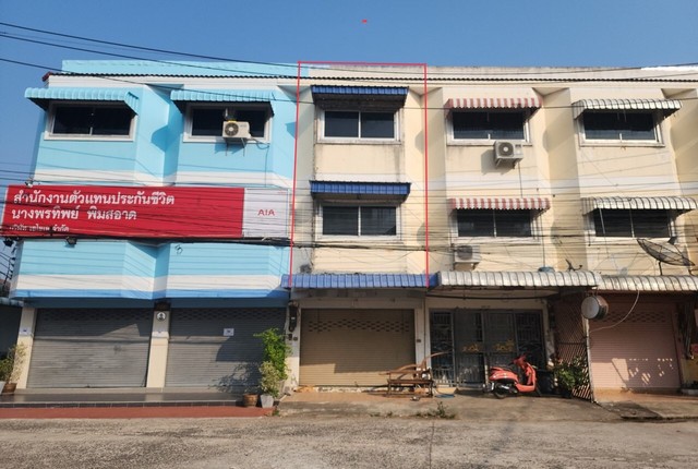 รายละเอียดเพิ่มเติมCode ID : PKK04-04363ราคาขาย       1,911,000 บาท- ขนาดพื้นที่ :   17 ตร.ว - พื้นที่ใช้สอย :    162 ตร.ม- จำนวนห้อง :   2 ห้องนอน 3 ห้องน้ำ (2 คูหา)- จอดรถ :     1 คัน- อาคารพาณิชย์ : 3 ชั้น- อาคารพาณิชย์หันทางทิศ :- อายุอาคาร :   16 ปีพิกัดทรัพย์ :     https://maps.app.goo.gl/B6kYdT6SZEFf9zDE8สถานที่ใกล้เคียง- ใกล้โลตัส โกเฟรช ประตูกู่แก้ว- ใกล้โลตัส โกเฟรช ท่าขอนยาง มหาสารคาม - ใกล้โลตัส โกเฟรช มหาวิทยาลัยมหาสารคาม- ใกล้บิ๊กซี 