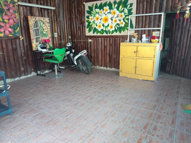 ขายทาวเฮ้าส์ลดราคา น้ำไม่เคยท่วม 22 ตร.ว. 2 ห้องนอน 3 ห้องน้ำ ซอย ลาดพร้าว 47 วังทองหลาง ลดราคาเหลือ 2,700,000 บ.