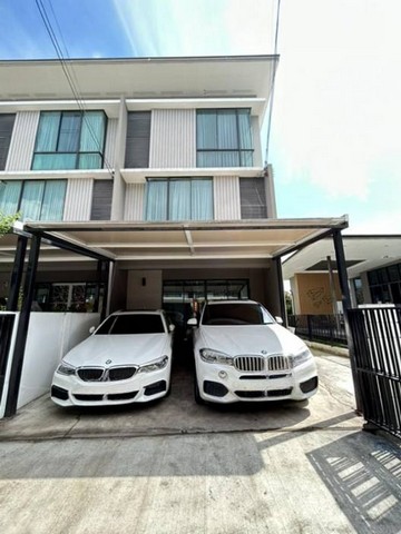 รหัสC5825 ให้เช่าทาวน์โฮม 3ชั้น หลังมุม หมู่บ้านพฤกษาวิลล์81 รามคำแหง-เสรีไทย ใกล้สวนสยาม**ให้เช่า**ราคาเช่า 25,000 บาท/เดือน ( ประกัน3 ล่วงหน้า1 )โทร : 095-823 9789 คิทLine id : candy.456Line Add Friend : https://line.me/ti/p/rHhjrvhm_zโทร : 091-782 8924 ต้นLine : seng.456Line Add Friend : https://line.me/ti/p/iHsUxP2IlTทาวน์โฮม 3ชั้น หลังมุม หมู่บ้านพฤกษาวิลล์81 รามคำแหง-เสรีไทย ใกล้สวนสยามเนื้อที่ 29 ตารางวา พื้นที่ใช้สอย 178 ตารางเมตร   3 ห้องนอน 3 ห้องน้ำแอร์ 5เครื่องที่จอดรถ 2 