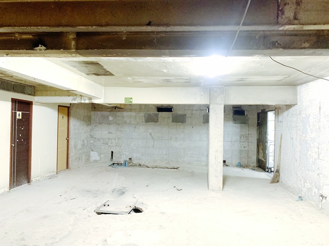 ตลาดพัฒน์พงษ์ 102ตรว. 2น้ำ ใกล้ MRTศาลาแดง ให้เช่าห้องเปล่า1ชั้น พื้นที่โล่ง กว้าง  333 ตรม.