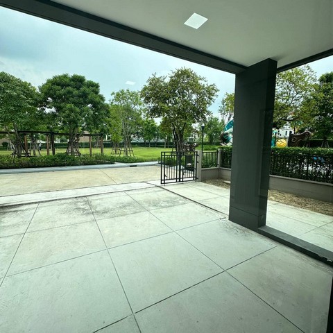 ให้เช่าบ้านแฝด 3 ชั้นหลังใหญ่ 4 ห้องนอน บ้านกลางเมือง รามอินทรา 83 สเตชั่น ติดสวน ใกล้รถไฟฟ้าสายสีชมพู เฟอร์นิเจอร์พร้อมอยู่