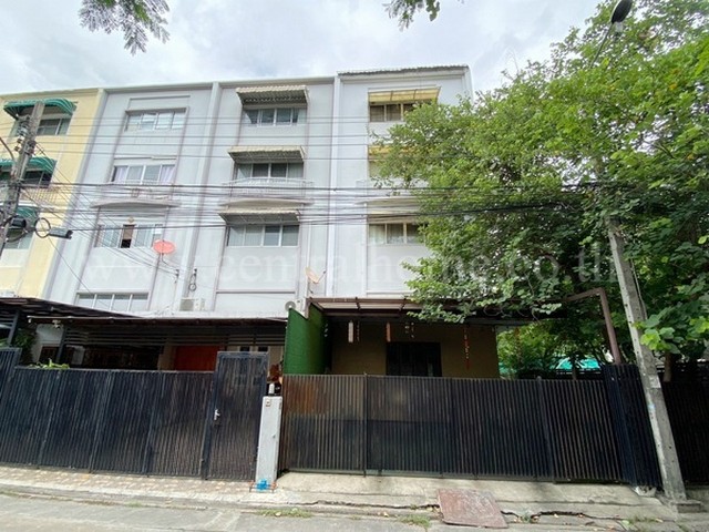 R1 อาคารพาณิชย์ 4.5 ชั้น บ้านสวนธน รัชดา 36 หลังริม ใกล้ BTS พหลโยธิน 24