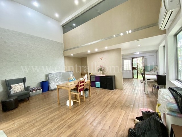 R1 อาคารพาณิชย์ 4.5 ชั้น บ้านสวนธน รัชดา 36 หลังริม ใกล้ BTS พหลโยธิน 24