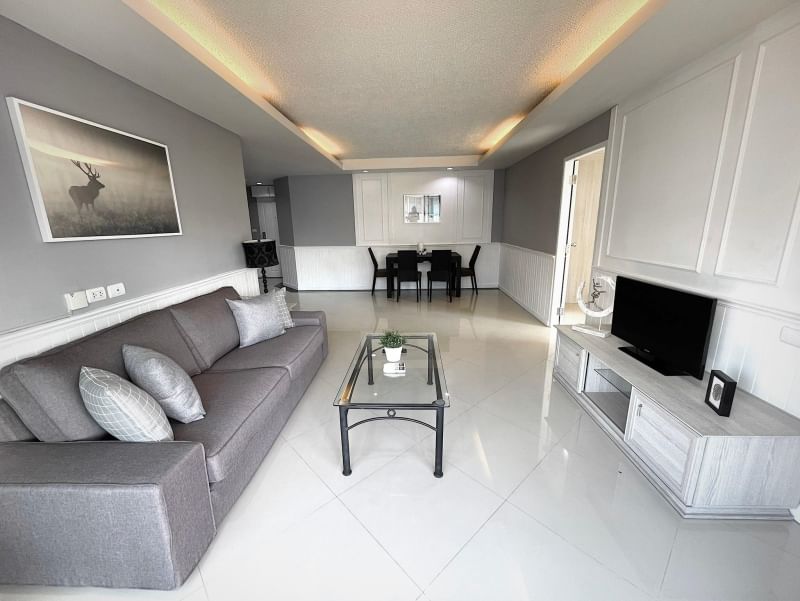 The Waterford Sukhumvit 50 Pet Friendly, nice, peaceful, 7th floor, BTS On Nut.***Service for selling/renting houses, condos and giving advice. If interested, contact at any time***Interested in additional details or pictures or making an appointment to see the room?You can contact Ekachai (Aui).T. 089-799-5598Line ID: @auiauiaui001 (add @ in front)-------------------------------------------------- ------------Room type: 2 bedrooms, 2 bathroomsSize 78 sq m., 7th floor, Building 6Clean room, beautifully decorated, ready to move in.details-------------------------------------------------- ------------Rental price: 25,000 baht per month-------------------------------------------------- ------------* Complete electrical appliances- Air conditioning- fridge- TV- washing machine-------------------------------------------------- ------------*Facilities worth using– Lobby- swimming pool– Fitness– Relaxation garden-------------------------------------------------- ------------*Nearby impo