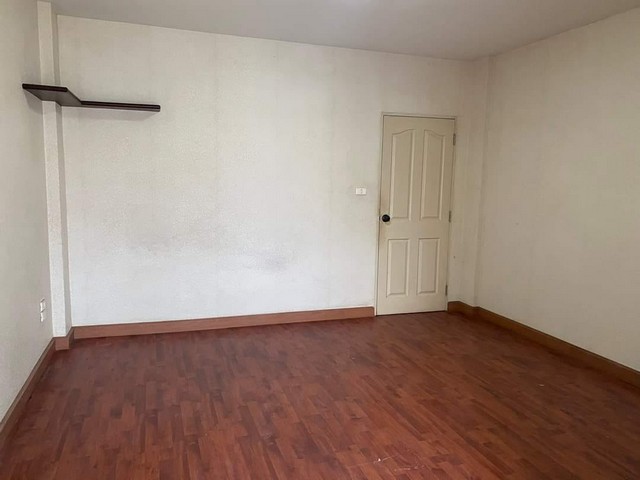 ให้เช่าทาวน์โฮม 3 ชั้น 4 ห้องนอน หมู่บ้านแฮปปี้แลนด์ แกรนด์วิลล์ ลาดพร้าว101 มีชั้นดาดฟ้า เดินทางสะดวก